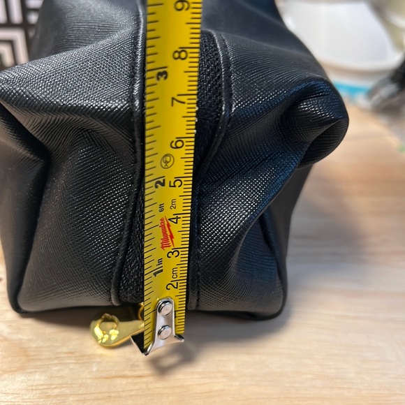 NWOT Travel Vanity Kit or Cosmetic Bag - Picture 6 of 9